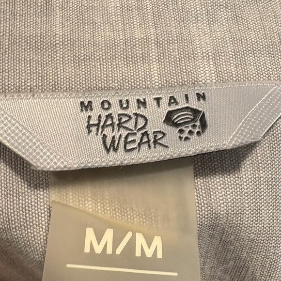 Mountain Hardwear | Women’s Button Front Shirt | Light Gray | Size M - Picture 12 of 15